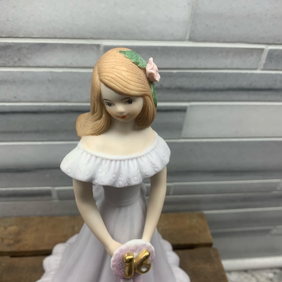 Vintage Enesco Growing Up Ceramic Birthday Girl Figurine Age 16 Yrs - Picture 2 of 6